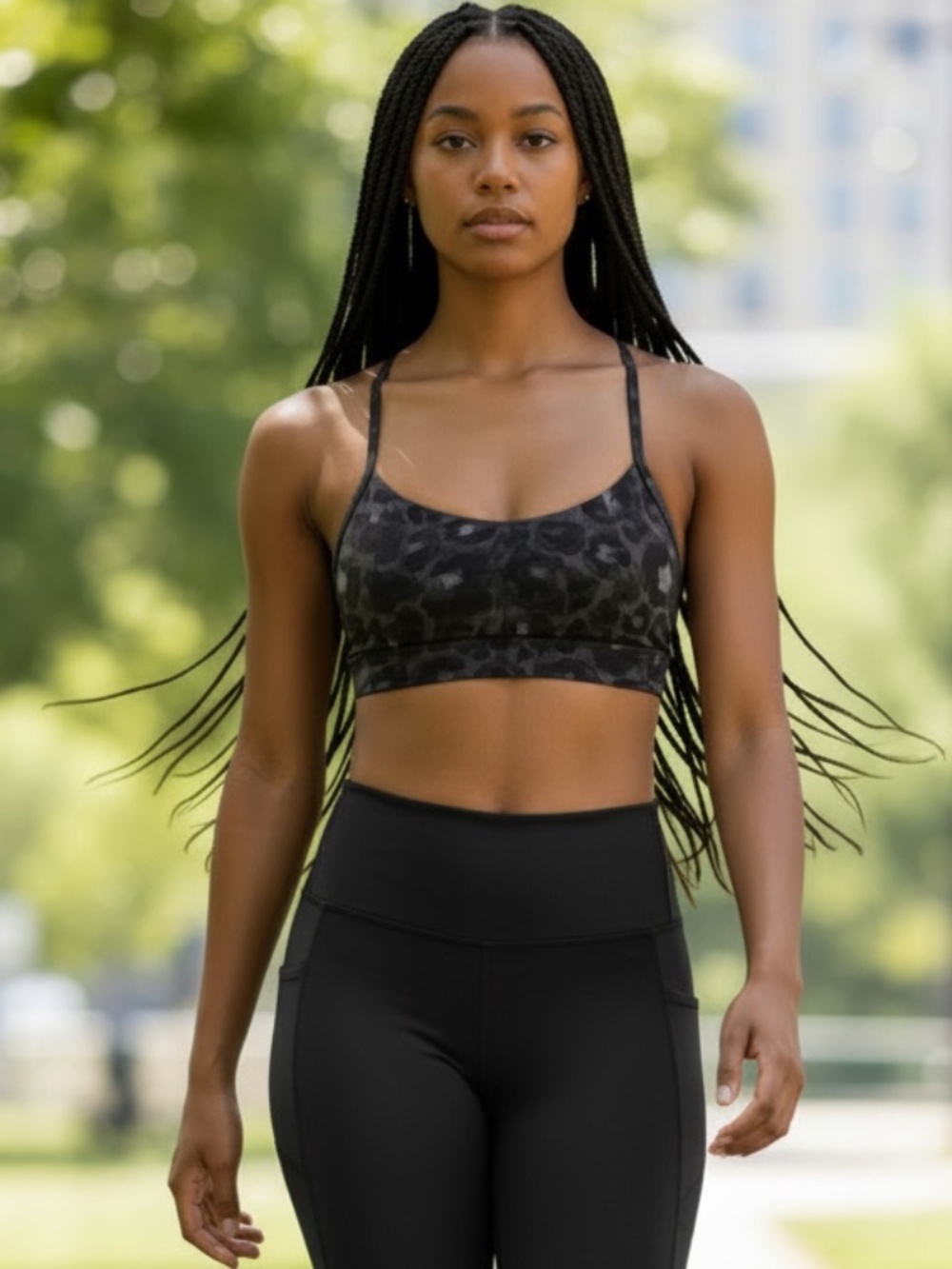 EUC Lululemon Women’s Fllow Y Nulu Bra in Spray Leopard Black tMulti Size 4